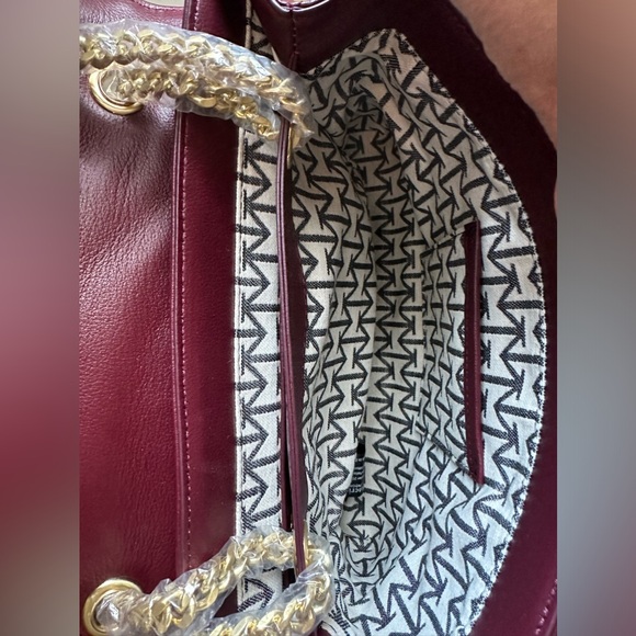 NWT MONCRIEF LONDON Cathryn Bordeaux Leather Flap Over Quilted Tote - Picture 9 of 9